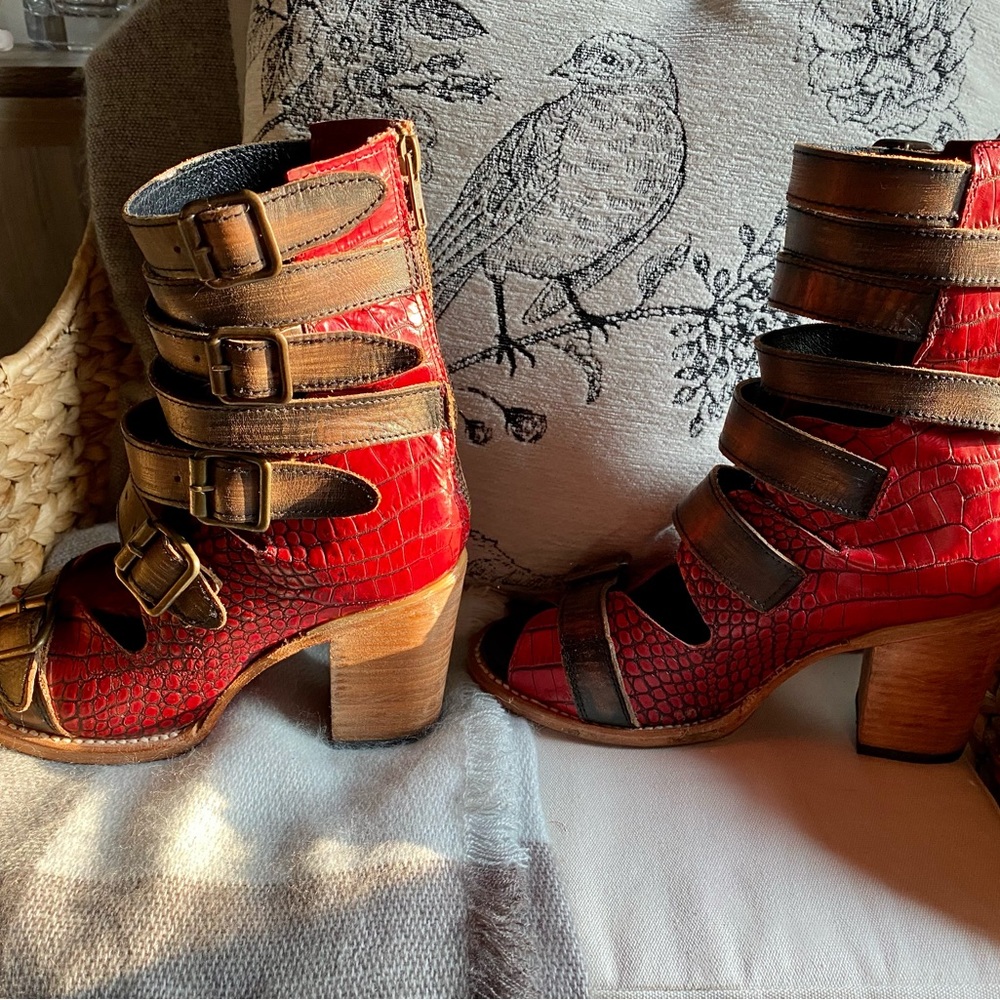 New Freebird by Steven Red Croc Bonds